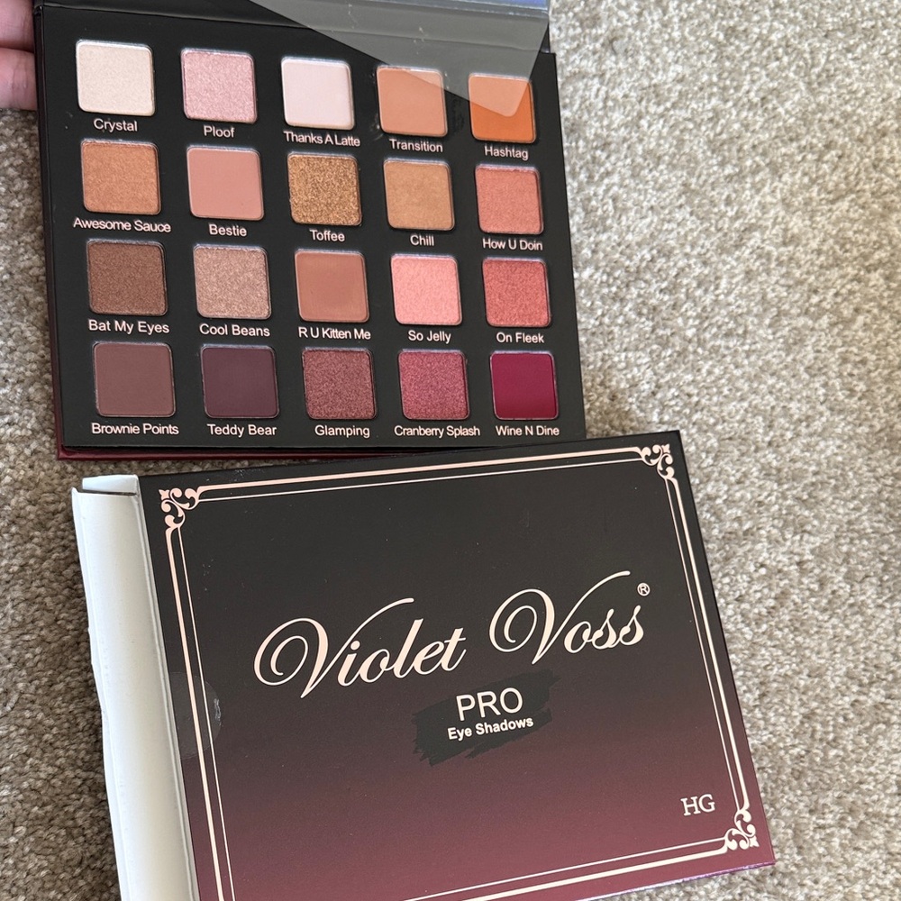 Violet Voss PRO Eyeshadow Palette - Warm Neutrals and Bold Reds